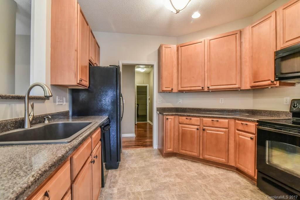 43 Summer Meadow Road #32 - Photo 8