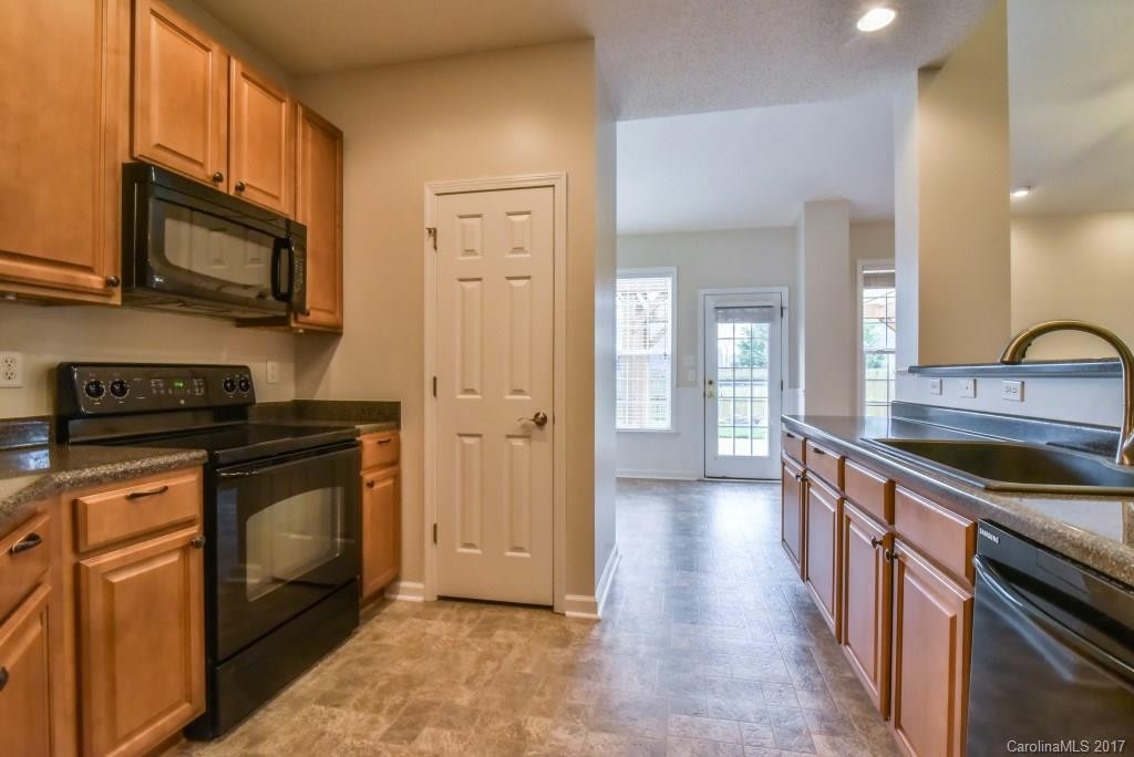 43 Summer Meadow Road #32 - Photo 9