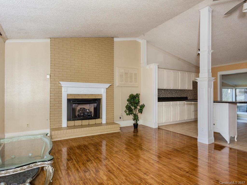 42 Avery Creek Road - Photo 3