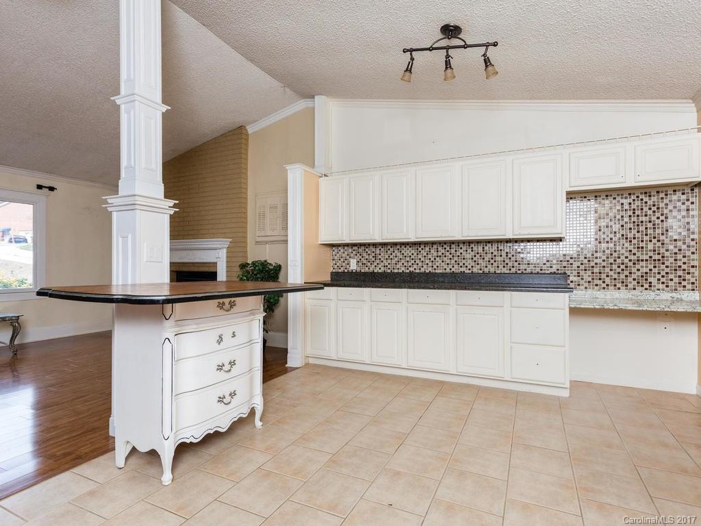 42 Avery Creek Road - Photo 7
