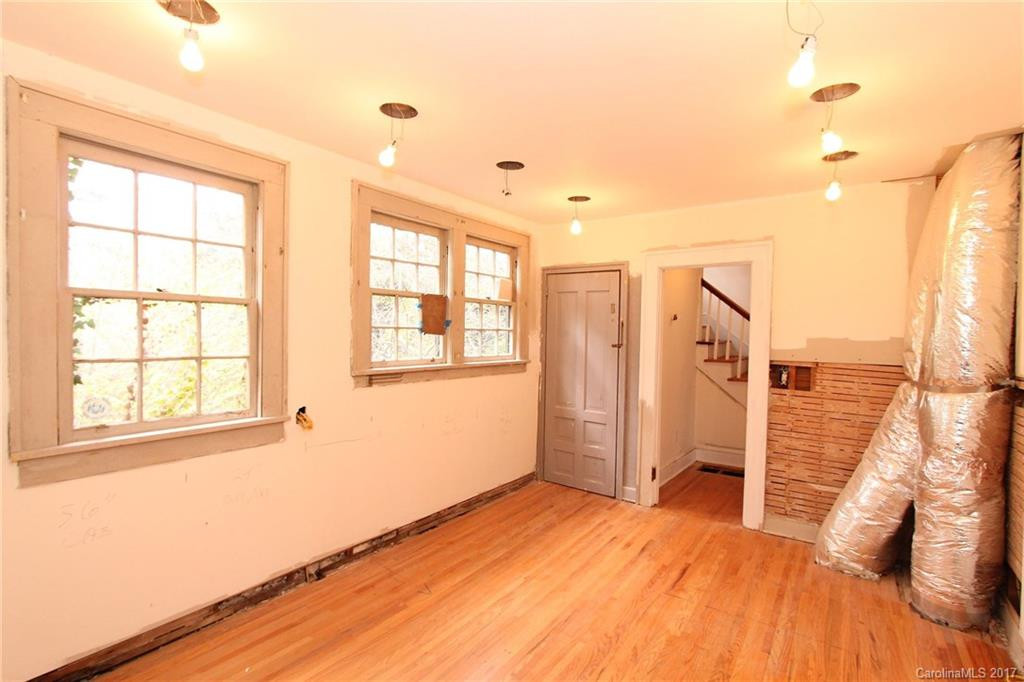 1649 Kensington Road - Photo 11