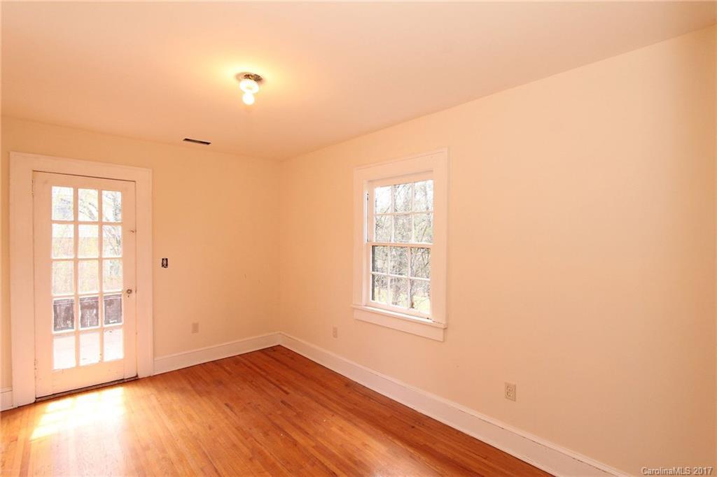 1649 Kensington Road - Photo 15