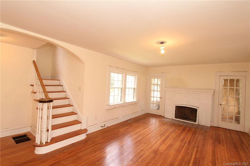 1649 Kensington Road - Photo 6