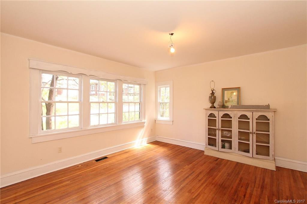 1649 Kensington Road - Photo 7