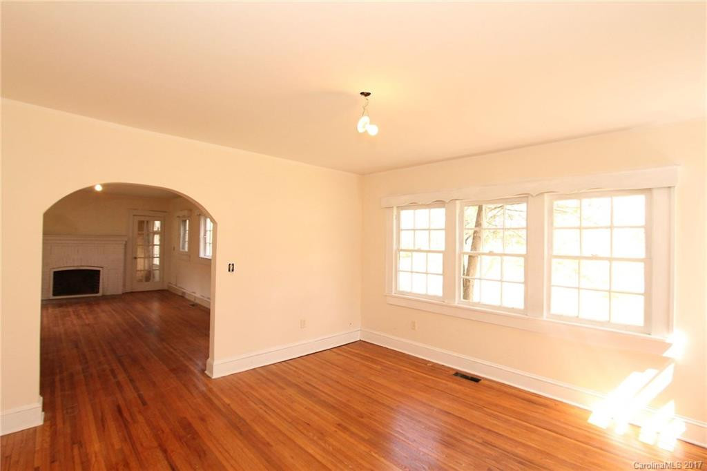 1649 Kensington Road - Photo 9