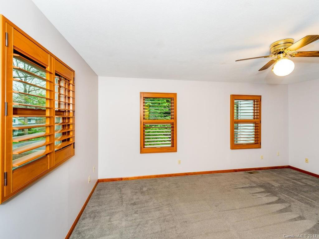 10 Sabrina Drive - Photo 11