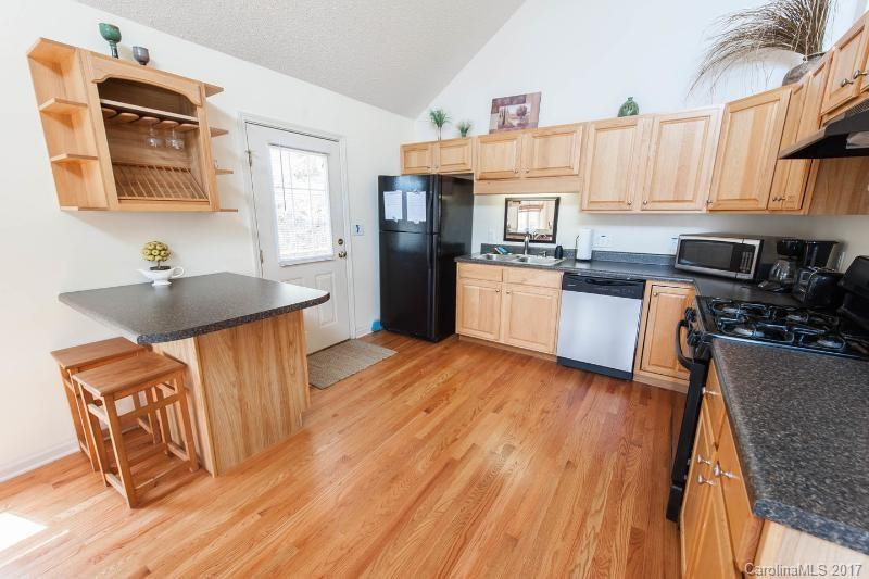 311 Jacks Knob Road - Photo 4