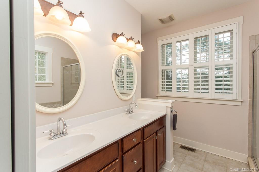 28 Olde Eastwood Village Boulevard - Photo 21