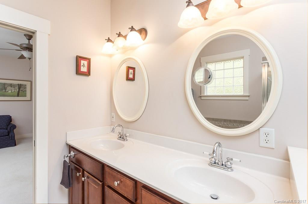 28 Olde Eastwood Village Boulevard - Photo 23