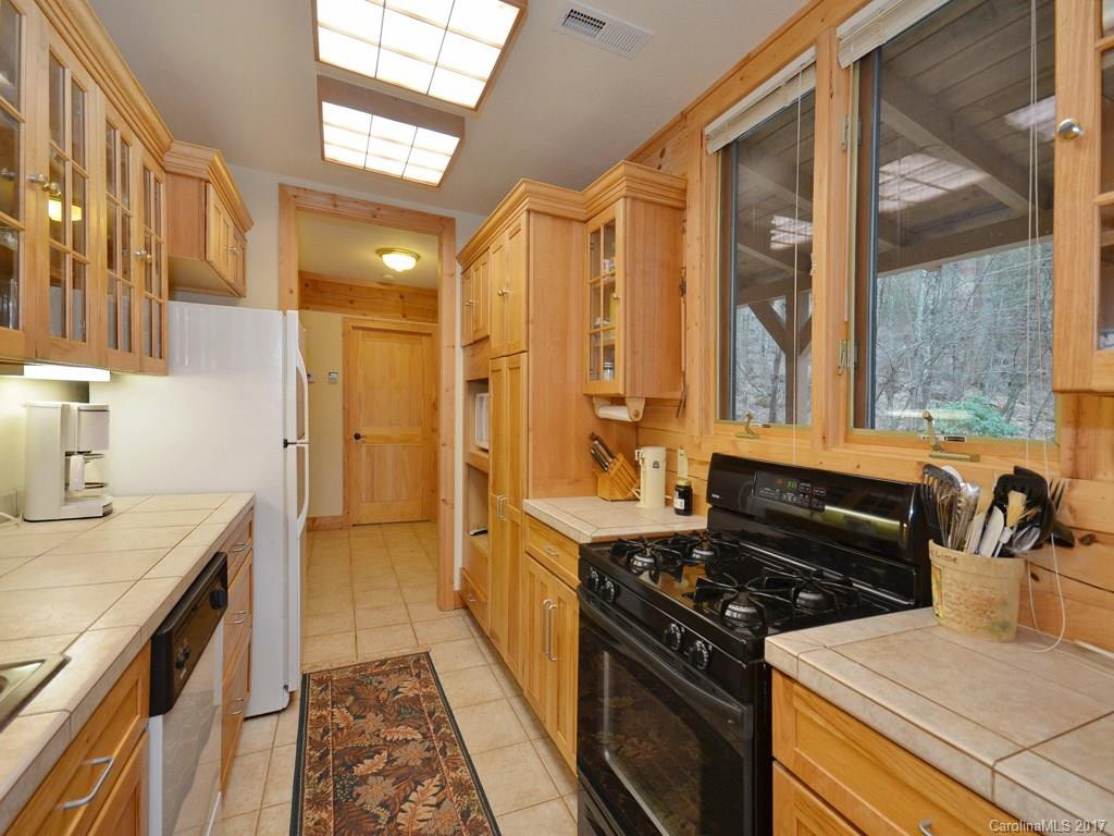1031 Hyacinth Drive - Photo 11