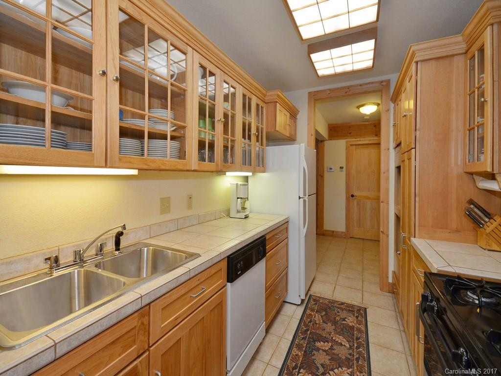 1031 Hyacinth Drive - Photo 12