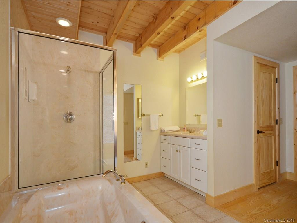 1031 Hyacinth Drive - Photo 15
