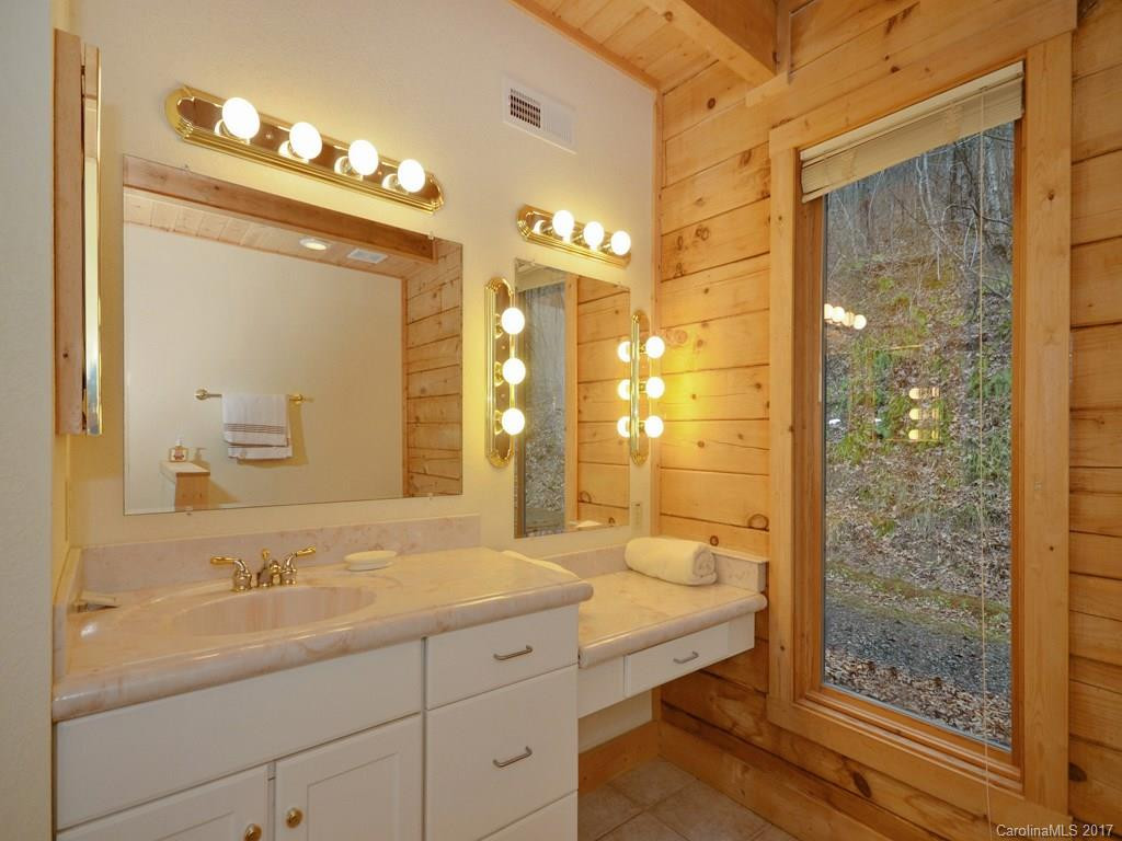 1031 Hyacinth Drive - Photo 16