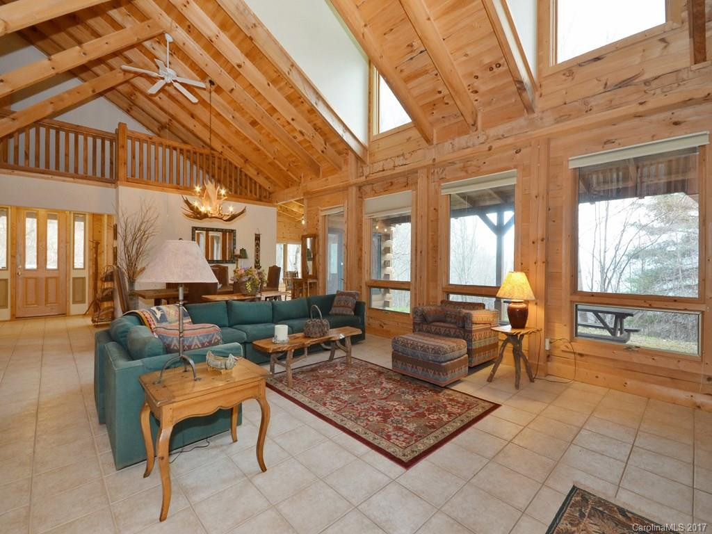 1031 Hyacinth Drive - Photo 4