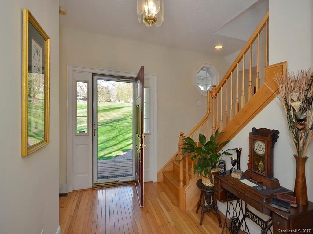 18 Oakview Road - Photo 3