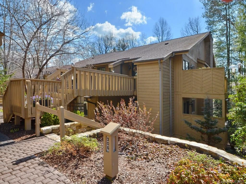 306 Live Oak Lane #306