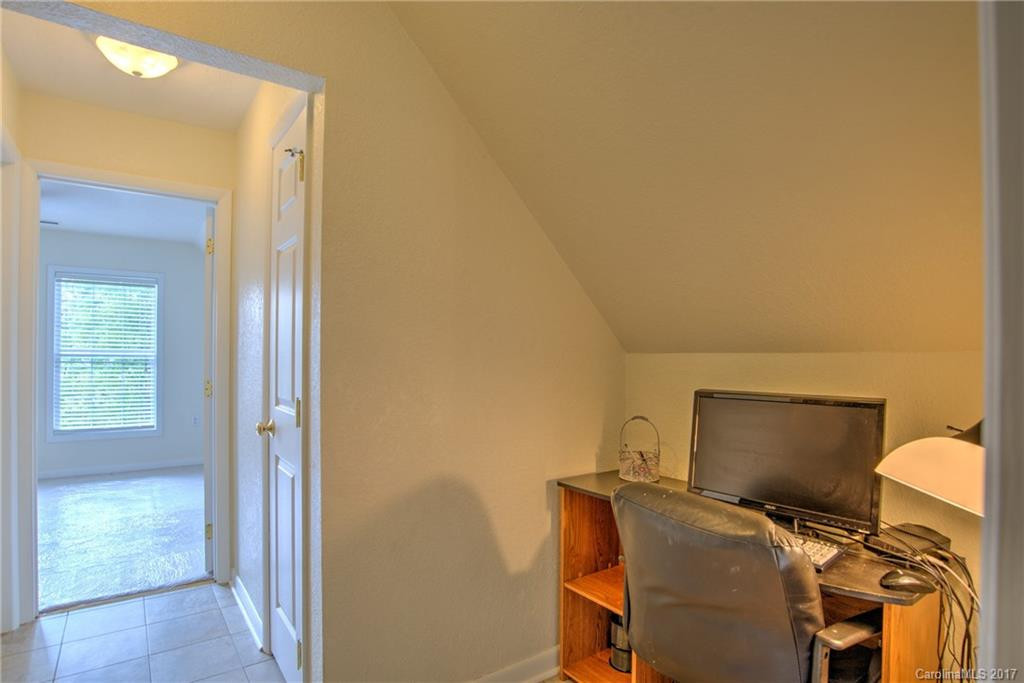 28 Lamplighter Lane - Photo 11