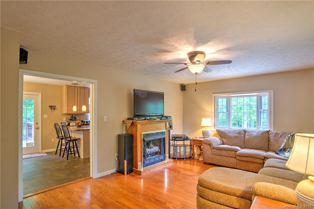 28 Lamplighter Lane - Photo 4