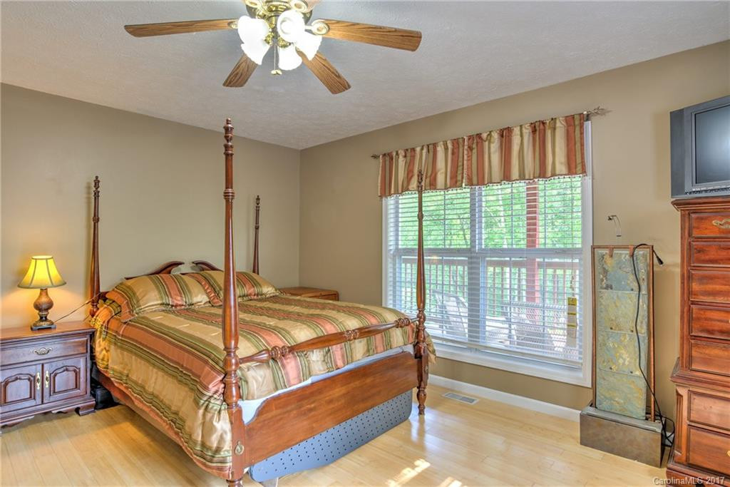 28 Lamplighter Lane - Photo 8