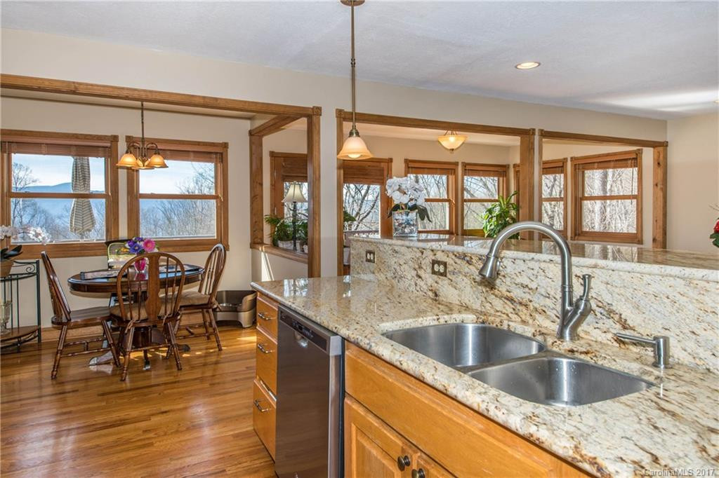 467 Presidential Drive - Photo 7