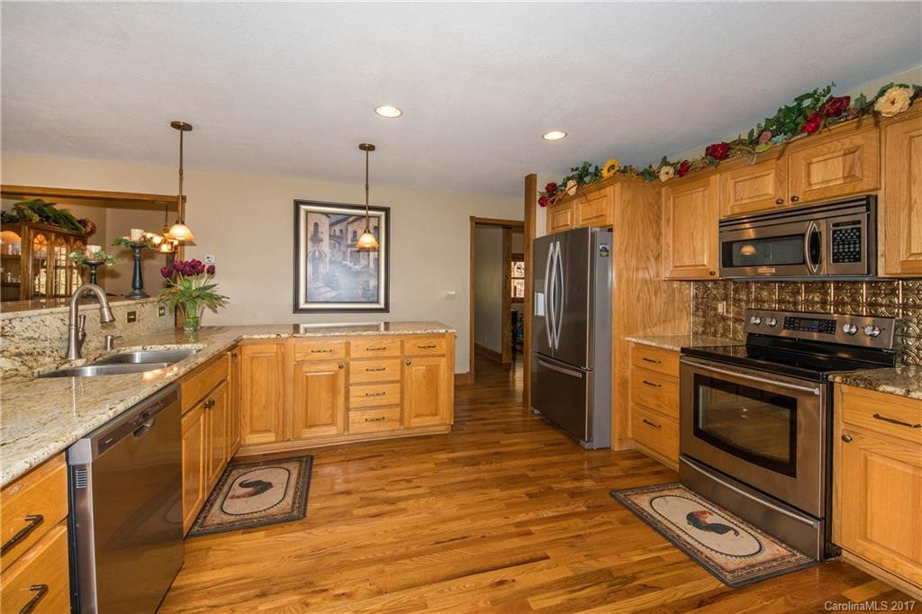 467 Presidential Drive - Photo 8