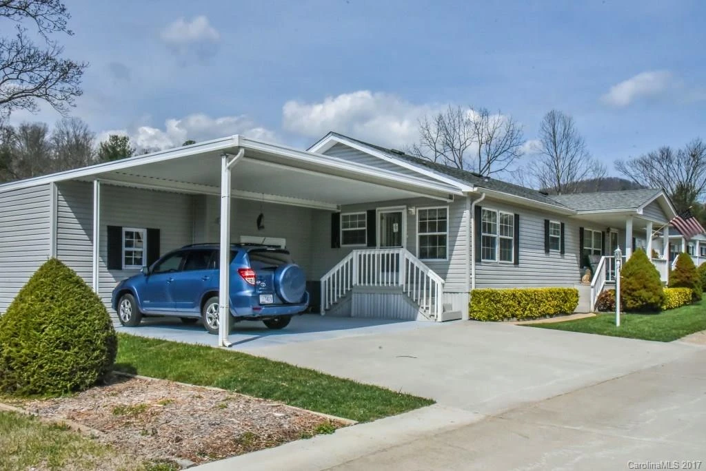 48 Dogwood Knoll
