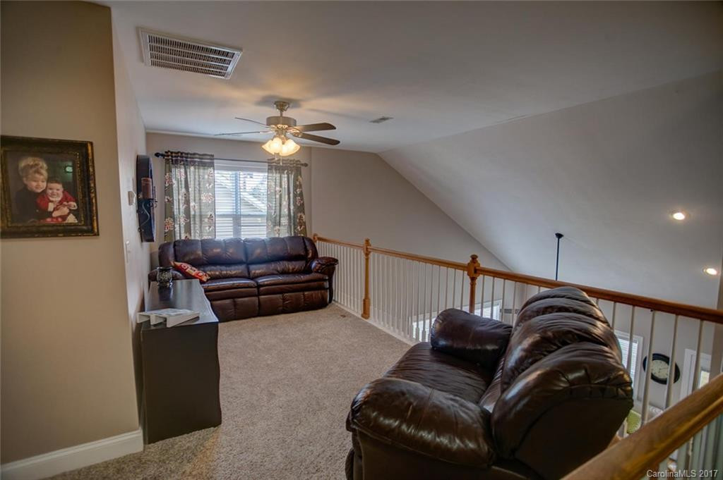 15 Holmes Lane - Photo 5