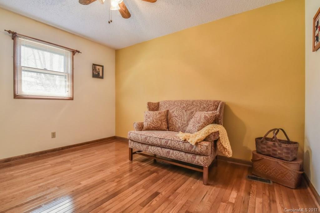 115 Alexander Avenue - Photo 15