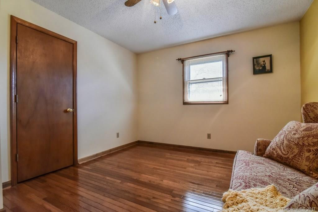 115 Alexander Avenue - Photo 16
