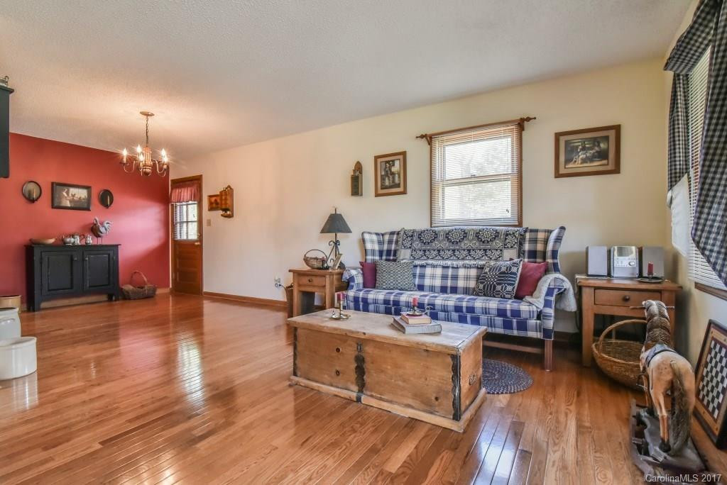 115 Alexander Avenue - Photo 3