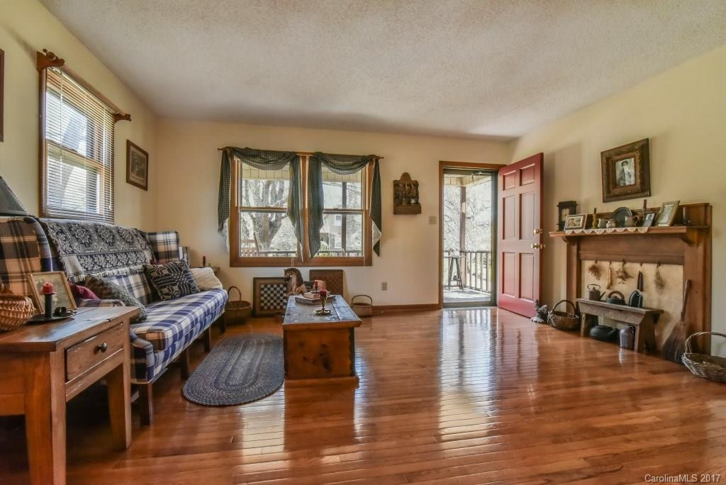 115 Alexander Avenue - Photo 4