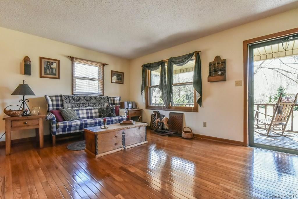 115 Alexander Avenue - Photo 5