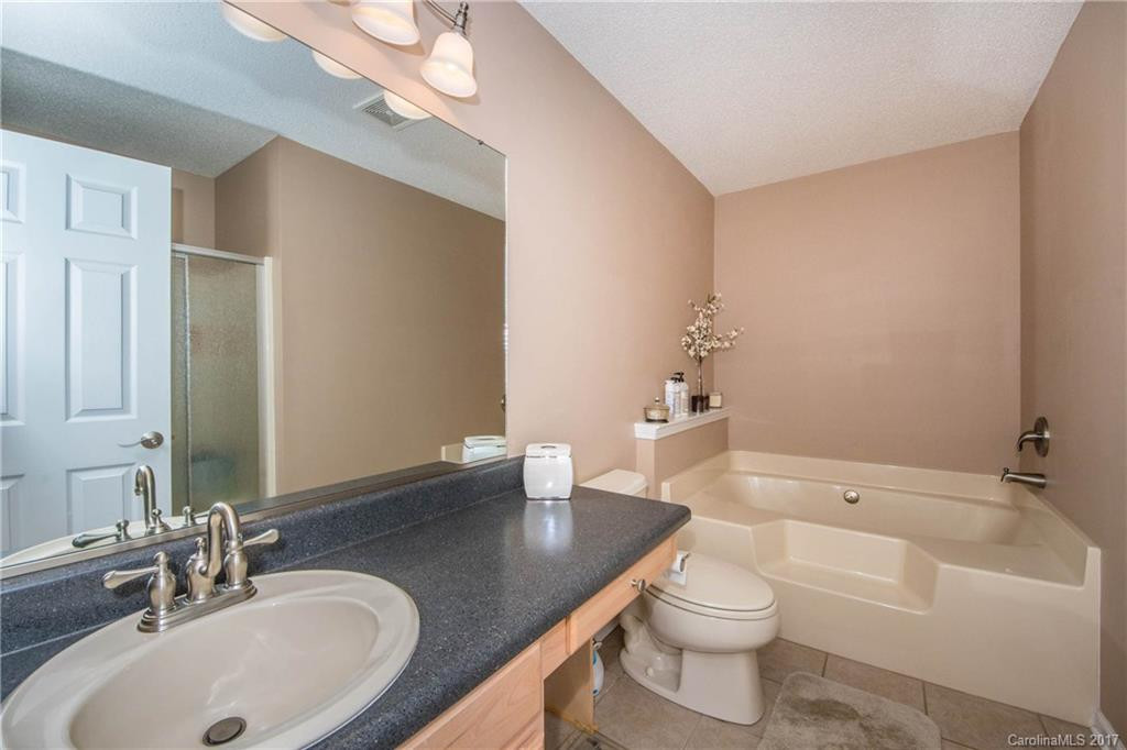 302 Hamlet Park Drive - Photo 18