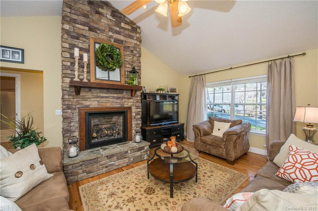 302 Hamlet Park Drive - Photo 4