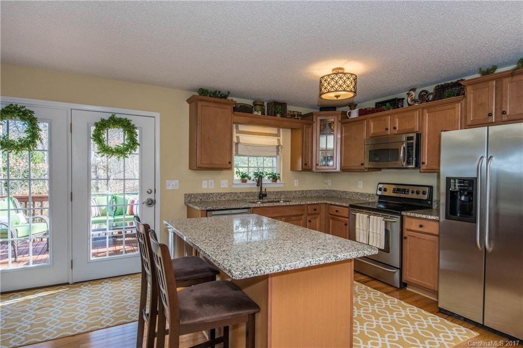 302 Hamlet Park Drive - Photo 6