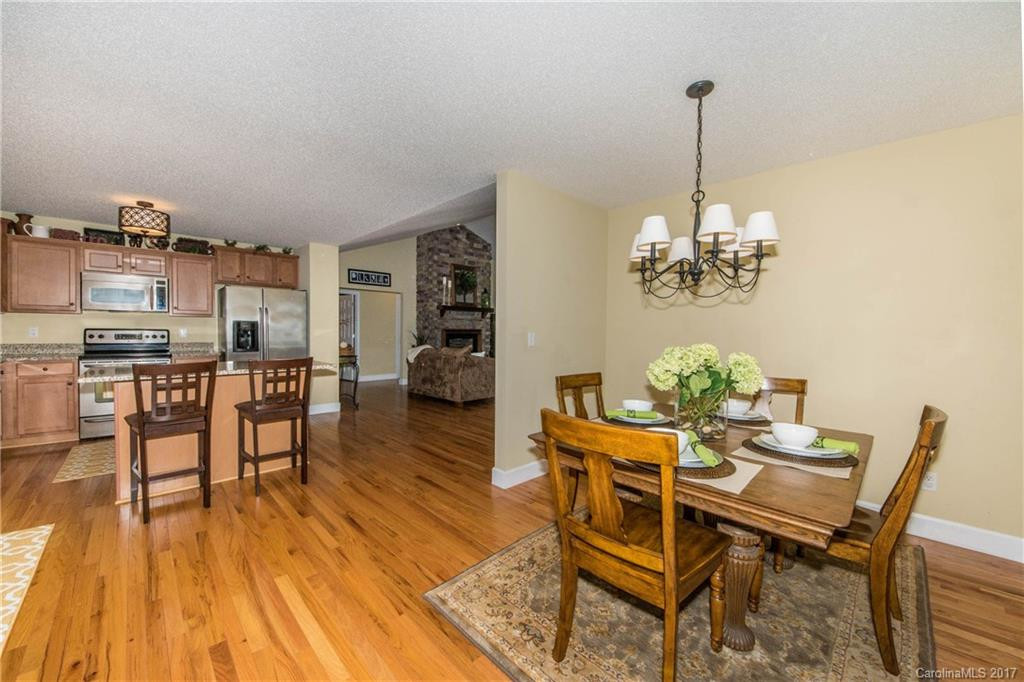 302 Hamlet Park Drive - Photo 9