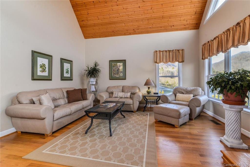 105 Elm Drive - Photo 4