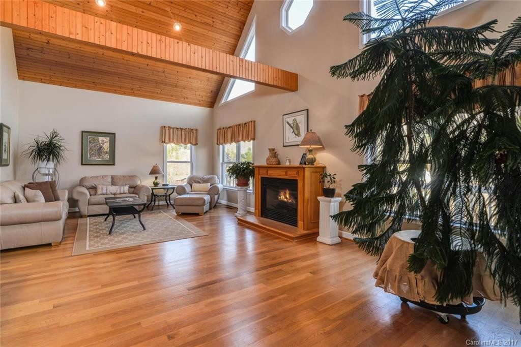 105 Elm Drive - Photo 5