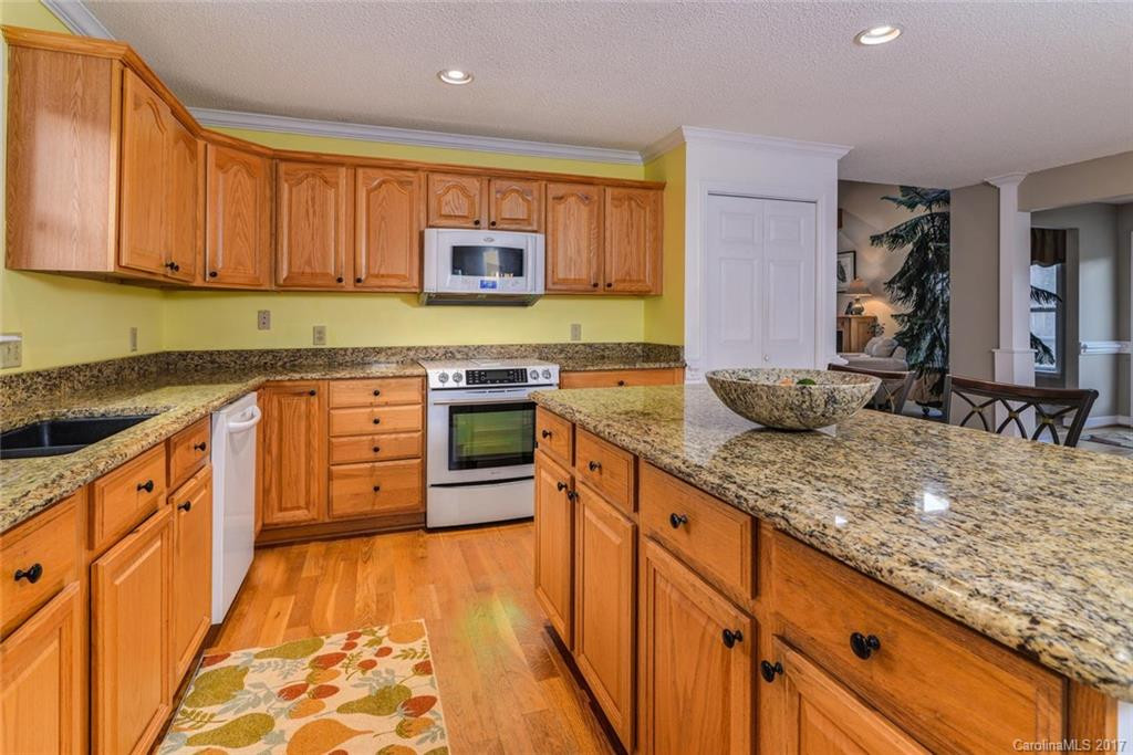 105 Elm Drive - Photo 9