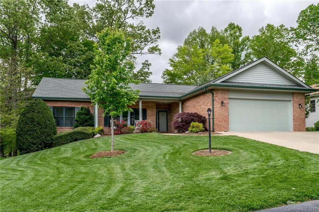 107 Fairway Knoll Drive