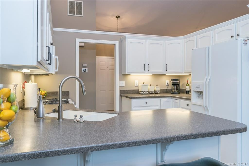 107 Fairway Knoll Drive - Photo 8