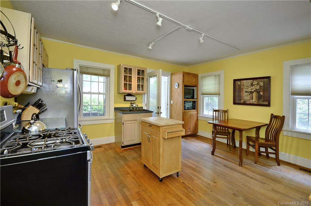 105 Hood Heights - Photo 9