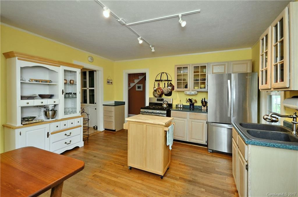 105 Hood Heights - Photo 10
