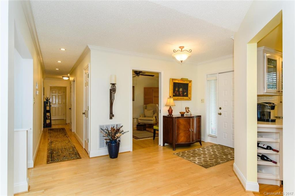 128 Cloverleaf Lane #128 - Photo 4