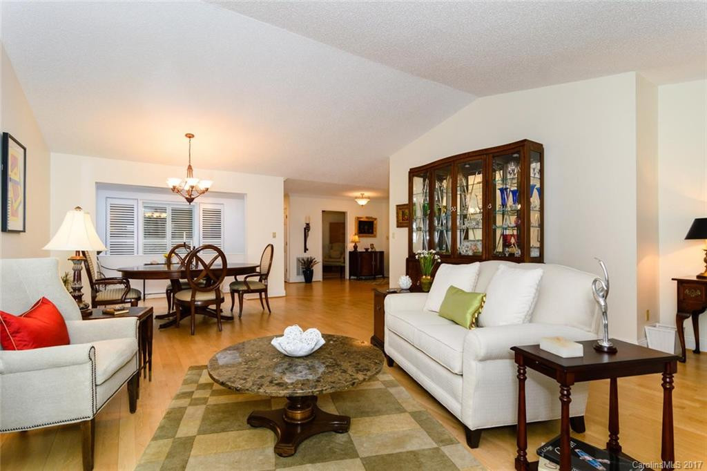 128 Cloverleaf Lane #128 - Photo 6