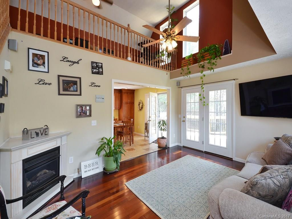 292 Cove Creek Lane - Photo 3