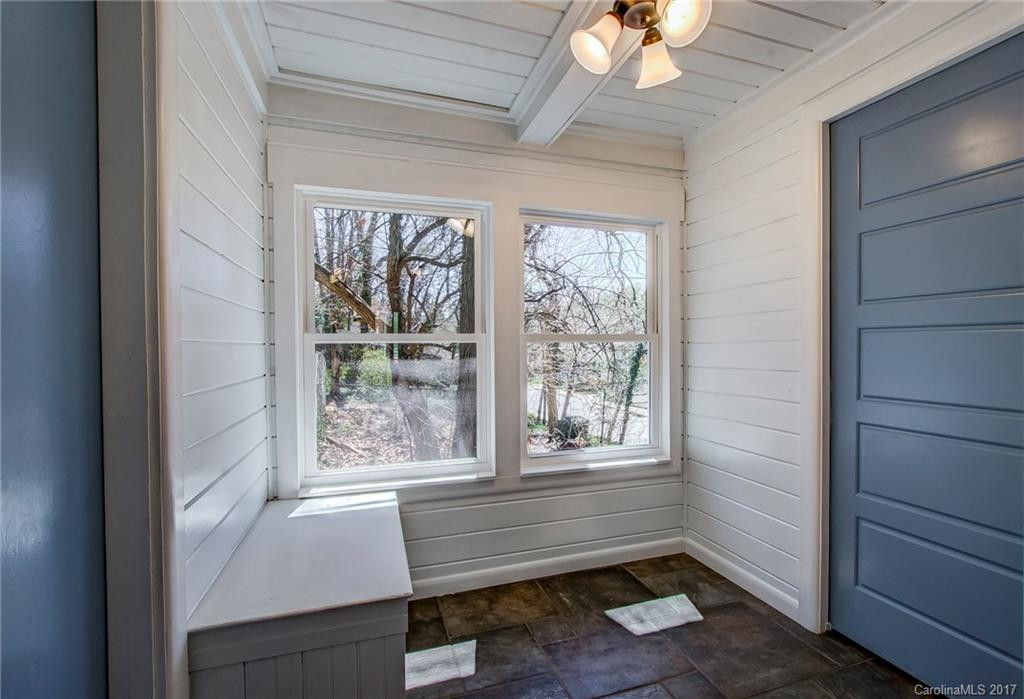 124 Evelyn Place - Photo 11