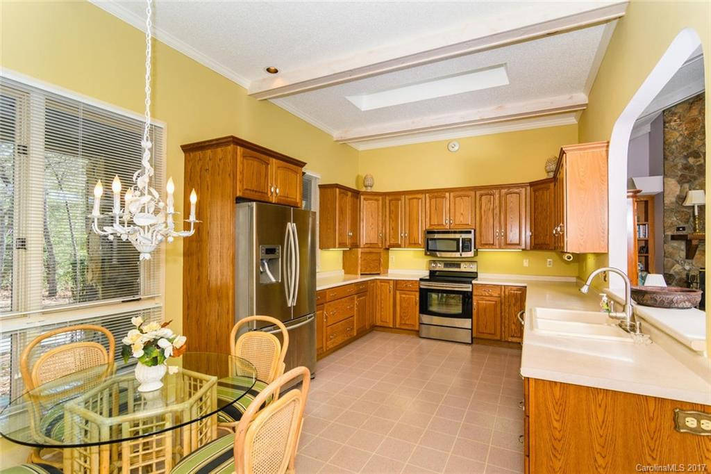21 Laurelwood Court #37 - Photo 12