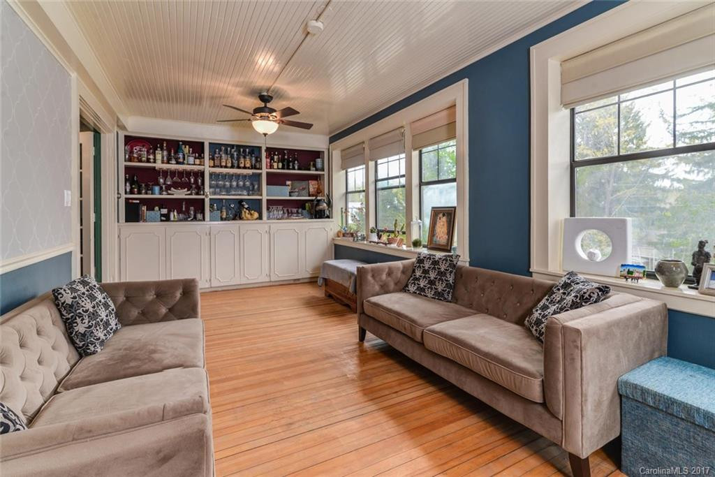 53 Saint Dunstans Road - Photo 2