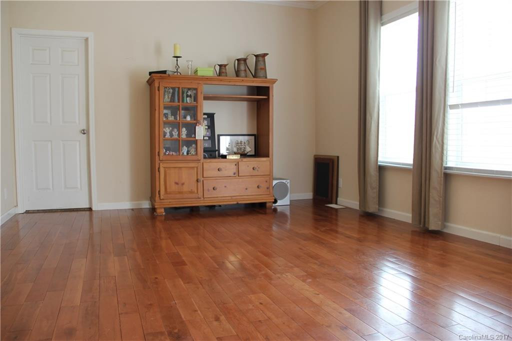 37 Haynes Boulevard - Photo 4